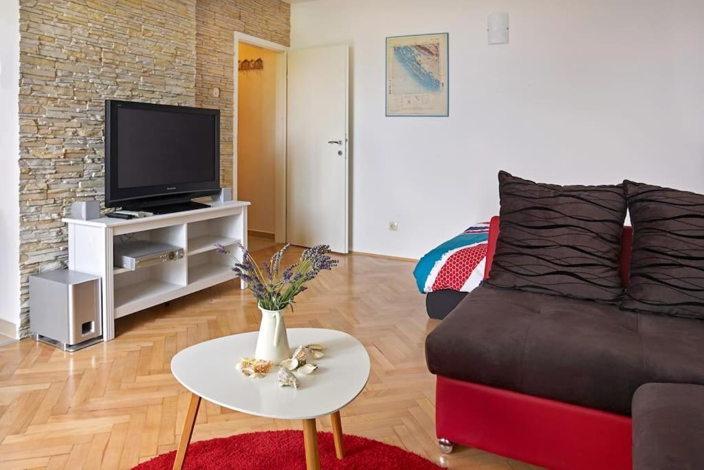 Studio Apartment One Sun Lovran Eksteriør bilde